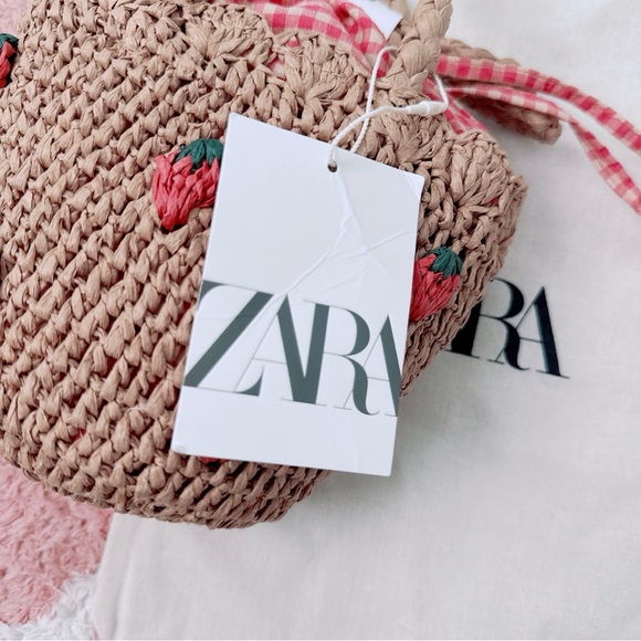 NWT Zara Strawberry Embroidered Straw Effect Bucket Bag - Picture 12 of 12
